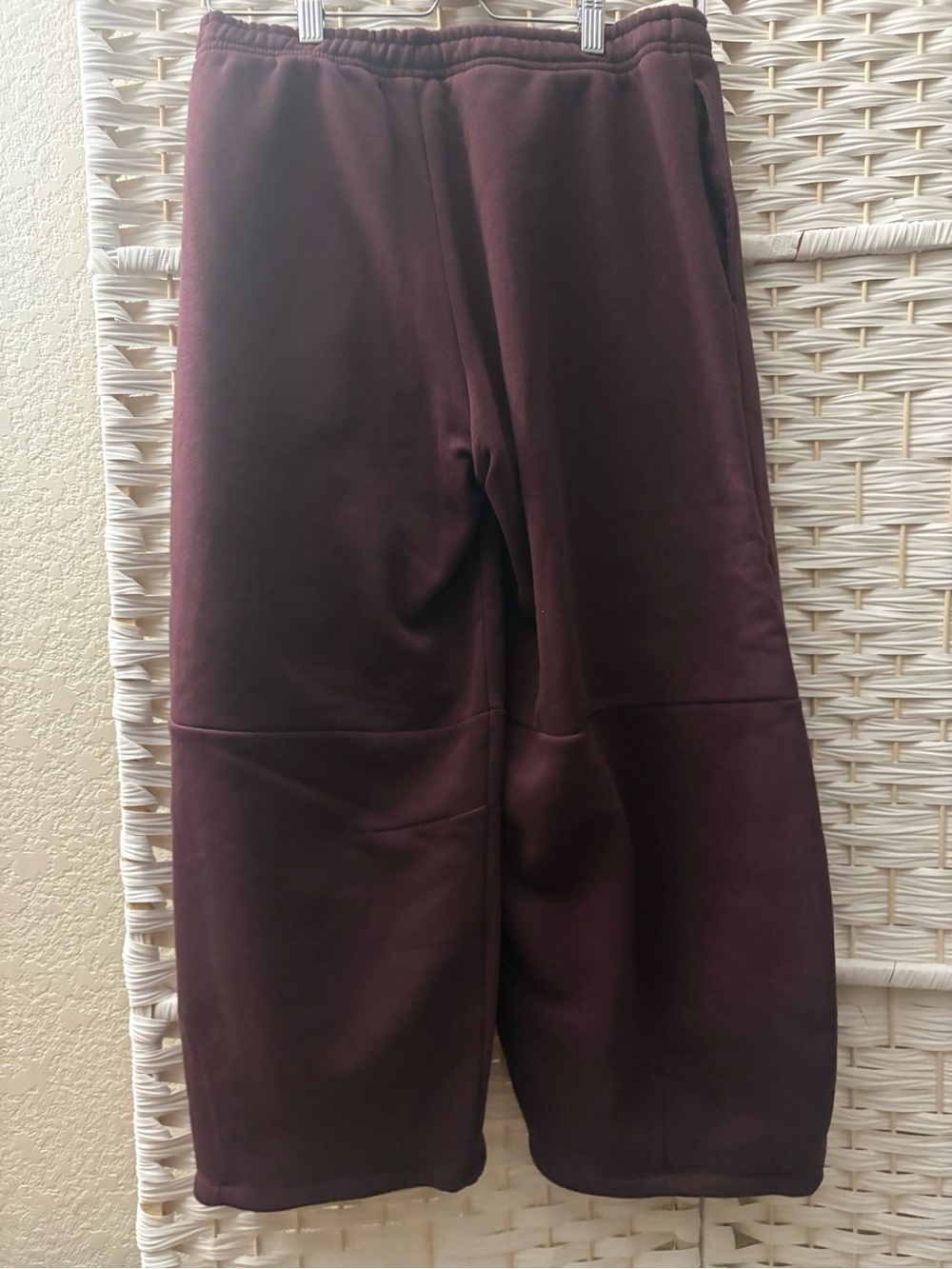 Nike Phoenix Fleece Women’s Loose Mid- Rise Barrel Pants in Burhundy-Size small - Picture 4 of 7